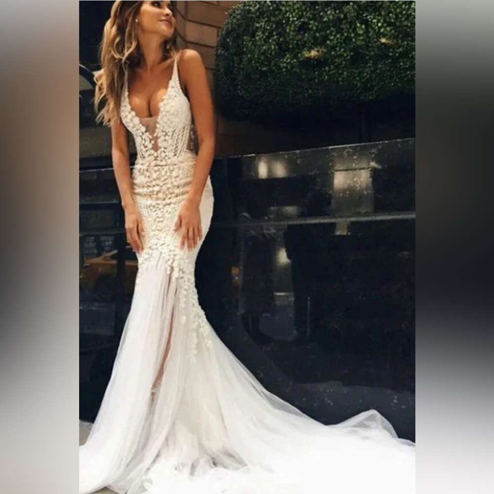 New White Mermaid Tulle Long  Wedding Gown
